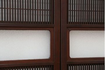 古民具・骨董　腰板欅材裏障子付き上質な時代格子戸4枚セット