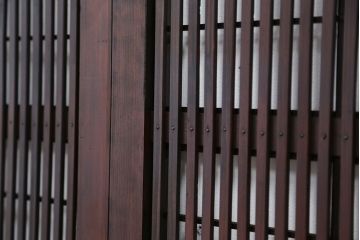 古民具・骨董　使い込まれた裏障子付き格子戸4枚セット
