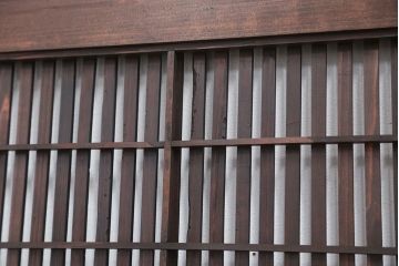 古民具・骨董　使い込まれた裏障子付き格子戸4枚セット
