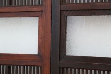 古民具・骨董　使い込まれた裏障子付き格子戸4枚セット