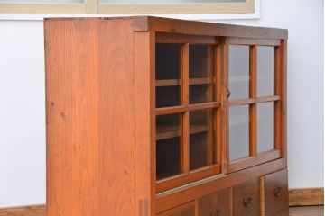 アンティーク家具　アンティーク　たくさん収納できる!ガラス戸の大きな戸棚(収納棚/食器棚)