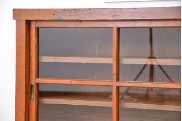 アンティーク家具　アンティーク　たくさん収納できる!ガラス戸の大きな戸棚(収納棚/食器棚)