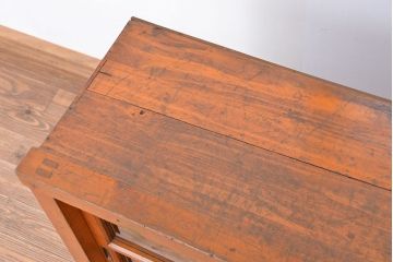 アンティーク家具　アンティーク　たくさん収納できる!ガラス戸の大きな戸棚(収納棚/食器棚)