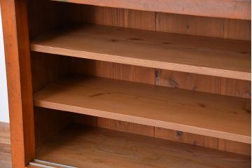 アンティーク家具　アンティーク　たくさん収納できる!ガラス戸の大きな戸棚(収納棚/食器棚)