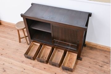 アンティーク家具　★古民具・骨董　時代感を楽しめる　四尺水屋箪笥(茶箪笥/食器棚/収納棚)