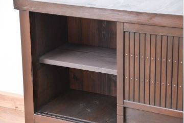 アンティーク家具　★古民具・骨董　時代感を楽しめる　四尺水屋箪笥(茶箪笥/食器棚/収納棚)