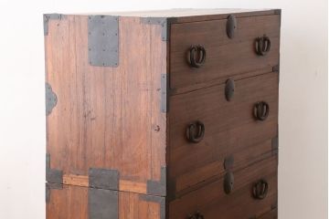 アンティーク家具　☆古民具・骨董　シンプルな丸金具の重ね時代箪笥(チェスト)