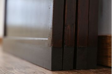アンティーク　シックでシンプルな裏障子付き格子戸4枚セット