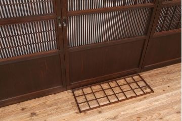 アンティーク　シックでシンプルな裏障子付き格子戸4枚セット
