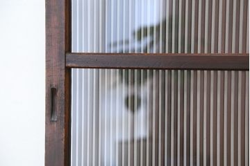 ★古民具・骨董　桟が細かく繊細なガラス格子戸2枚セット