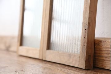 アンティーク　古い木味の小さな銀モールガラス扉(ドア)2枚セット(丁番なし)