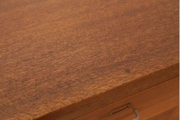 アンティーク家具　1960年〜70年代　ネームプレート付き大型チェスト(1)(引き出し/ドロワー/サイドボード)