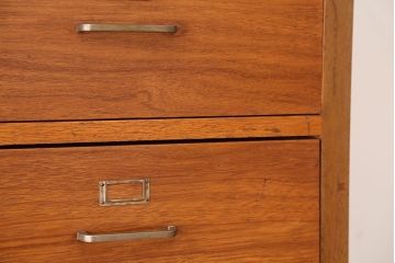 アンティーク家具　1960年〜70年代　ネームプレート付き大型チェスト(2)(引き出し/ドロワー/サイドボード)
