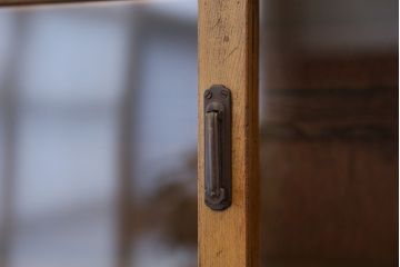 レトロ家具　☆昭和レトロ　シンプルな二段重ね収納棚(ガラスケース、食器棚)