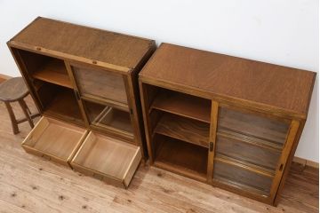 レトロ家具　☆昭和レトロ　シンプルな二段重ね収納棚(ガラスケース、食器棚)