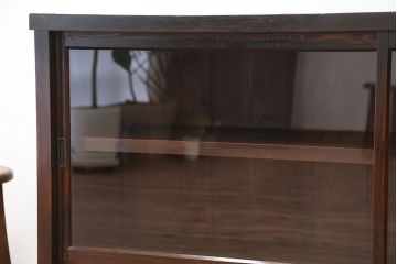 アンティーク家具　アンティーク　味のある引き出し付き横長収納棚(ガラスケース、飾り棚)