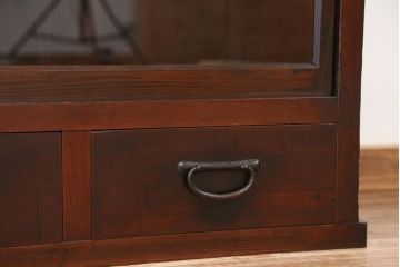アンティーク家具　アンティーク　味のある引き出し付き横長収納棚(ガラスケース、飾り棚)