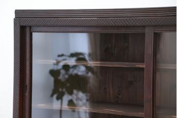 アンティーク家具　大正ロマン　前面彫刻仕上げ　二段重ね収納棚(ガラスケース、飾り棚)