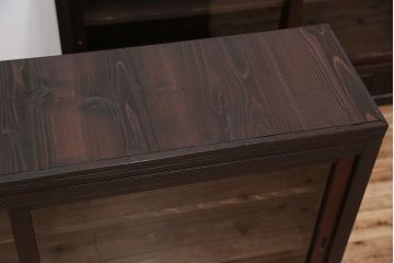 アンティーク家具　大正ロマン　前面彫刻仕上げ　二段重ね収納棚(ガラスケース、飾り棚)