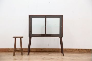 アンティーク家具　アンティーク　古いタバコ屋の脚付き両面ガラス収納棚?(ガラスケース・飾り棚)