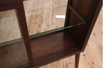 アンティーク家具　アンティーク　古いタバコ屋の脚付き両面ガラス収納棚?(ガラスケース・飾り棚)