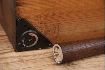 アンティーク家具　アンティーク　古いタバコ屋の脚付き両面ガラス収納棚?(ガラスケース・飾り棚)