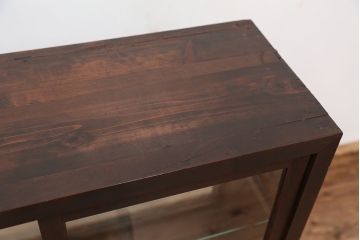 アンティーク家具　 アンティーク　古いタバコ屋の脚付き両面ガラス収納棚(ガラスケース・飾り棚)