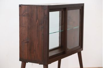 アンティーク家具　 アンティーク　古いタバコ屋の脚付き両面ガラス収納棚(ガラスケース・飾り棚)