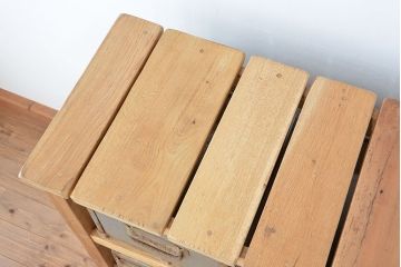 アンティーク家具　海外アンティーク　アイアンコンテナシェルフ(飾り棚/陳列棚)