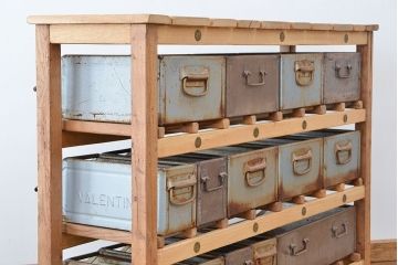 アンティーク家具　海外アンティーク　アイアンコンテナシェルフ(飾り棚/陳列棚)