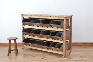 アンティーク家具　海外アンティーク　アイアンコンテナシェルフ(飾り棚/陳列棚)
