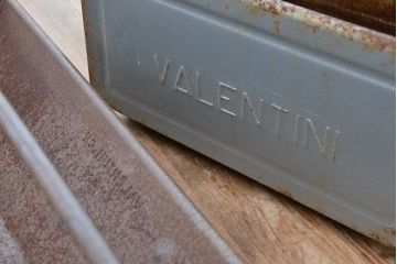 アンティーク家具　海外アンティーク　アイアンコンテナシェルフ(飾り棚/陳列棚)