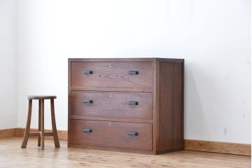 アンティーク家具　アンティーク　前面欅材の三杯引き出しチェスト(箪笥、タンス、ドロワー)