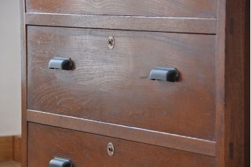 アンティーク家具　アンティーク　前面欅材の三杯引き出しチェスト(箪笥、タンス、ドロワー)