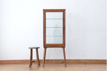 レトロ家具　昭和レトロ　脚付き縦型ガラスケース(ショーケース)