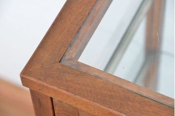 レトロ家具　昭和レトロ　脚付き縦型ガラスケース(ショーケース)