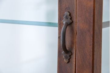 レトロ家具　昭和レトロ　脚付き縦型ガラスケース(ショーケース)