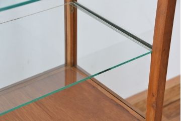 レトロ家具　昭和レトロ　脚付き縦型ガラスケース(ショーケース)