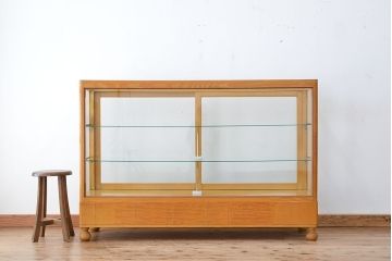アンティーク家具　アンティーク　極上　素晴らしい造りとデザインの引き出し付きガラスケース(ショーケース)