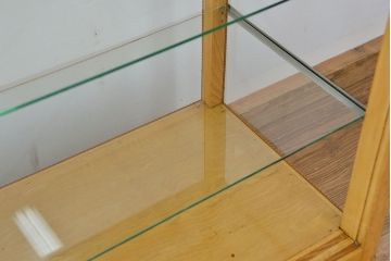 アンティーク家具　アンティーク　極上　素晴らしい造りとデザインの引き出し付きガラスケース(ショーケース)
