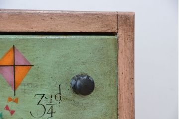 イギリス　ロイズ・アンティークス取り扱い　手描きクマさんチェスト?(テディチェスト)