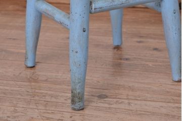 アンティーク家具　アンティークペイント　くすんだ水色のかわいいスツール