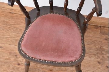 ヴィンテージ家具　イギリスビンテージ　かわいらしいダイニングチェア　1脚(椅子/イス)