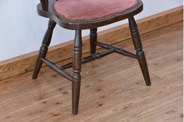 ヴィンテージ家具　イギリスビンテージ　かわいらしいダイニングチェア　1脚(椅子/イス)