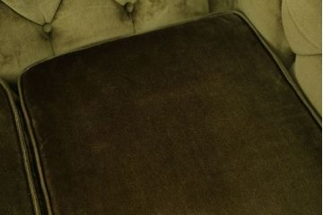 ヴィンテージ家具　イギリスビンテージ　クラシックな風合いのチェスターフィールド風3人掛けソファ