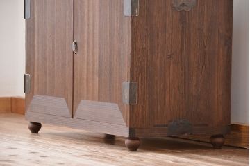 レトロ家具　昭和レトロ　古い木の脚付き観音開き収納棚(ローボード)
