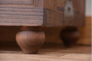 レトロ家具　昭和レトロ　古い木の脚付き観音開き収納棚(ローボード)