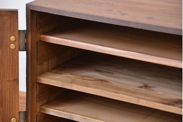 レトロ家具　昭和レトロ　古い木の脚付き観音開き収納棚(ローボード)