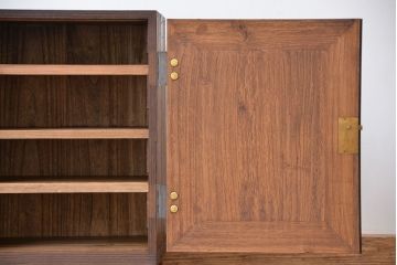 レトロ家具　昭和レトロ　古い木の脚付き観音開き収納棚(ローボード)