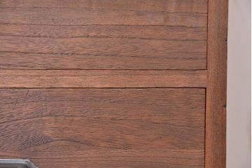 アンティーク家具　アンティーク　古い木のシンプルな脚付きローチェスト(1)(ローボード)